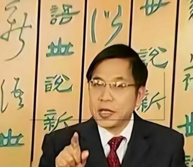 “中医不灭，天理难容？” 中南大学 的教授 张功耀曾发起万人签名，要求取消中医药