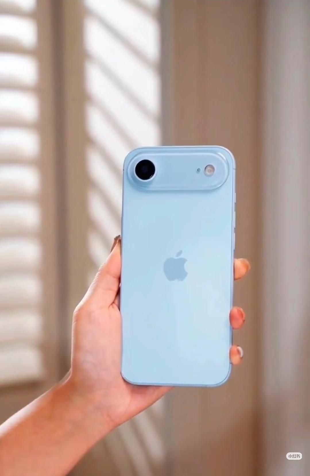 iPhoneAir镜头内水雾轻薄设计可能牺牲了镜头模组的密封性；想入手的可以观望