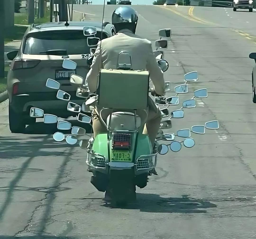 坦克没有后视镜
汽车后视镜 汽车