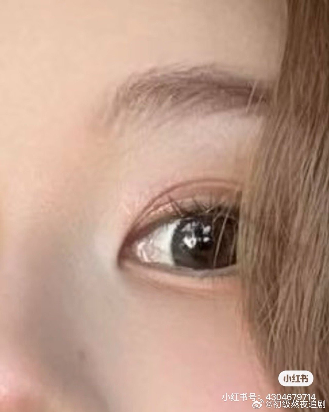 赵露思拍照也开美颜啊 