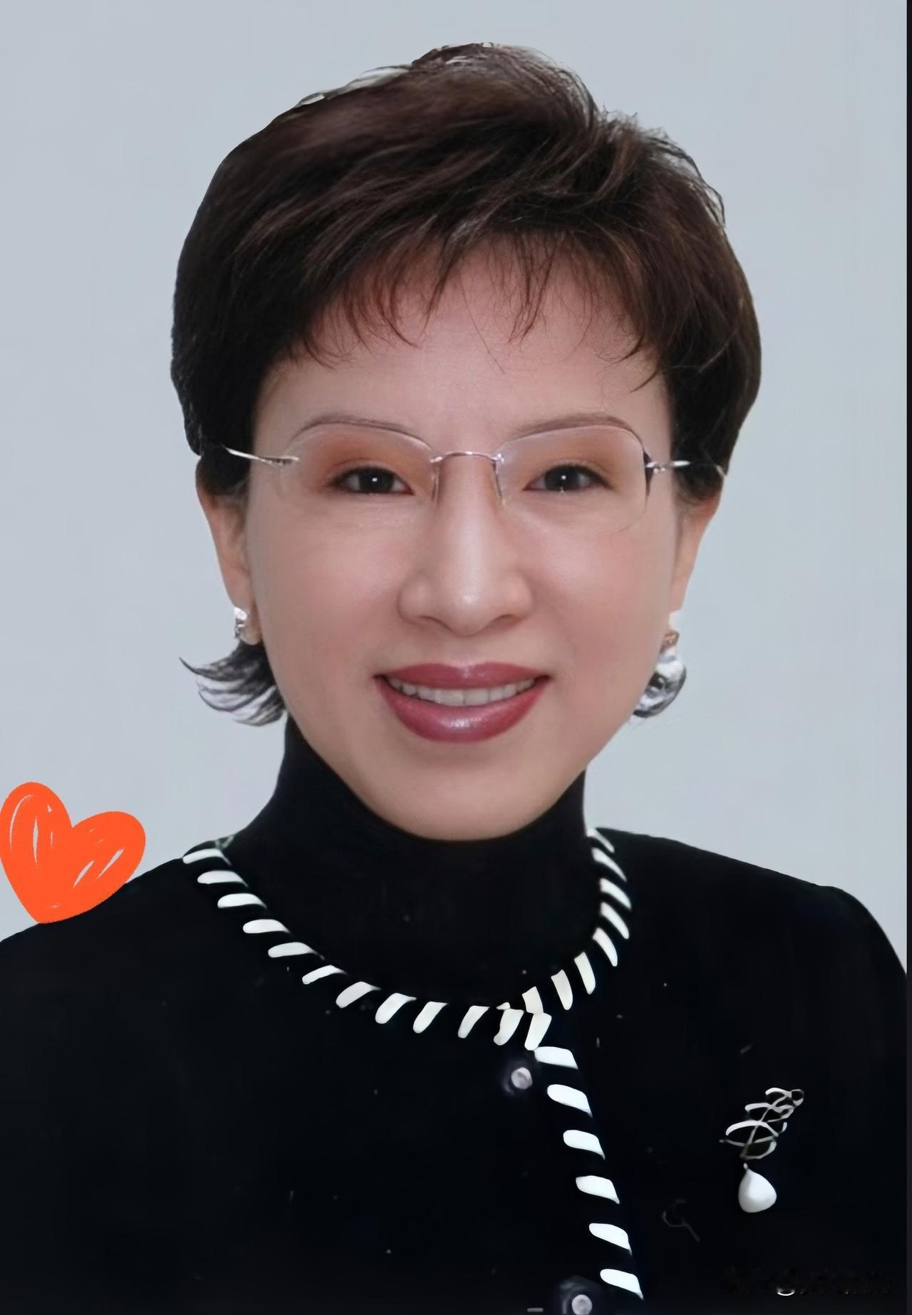 洪秀柱那句提问，真是一锤定音的清醒剂！
洪秀柱说：“不是东方大国的，大清凭什么割