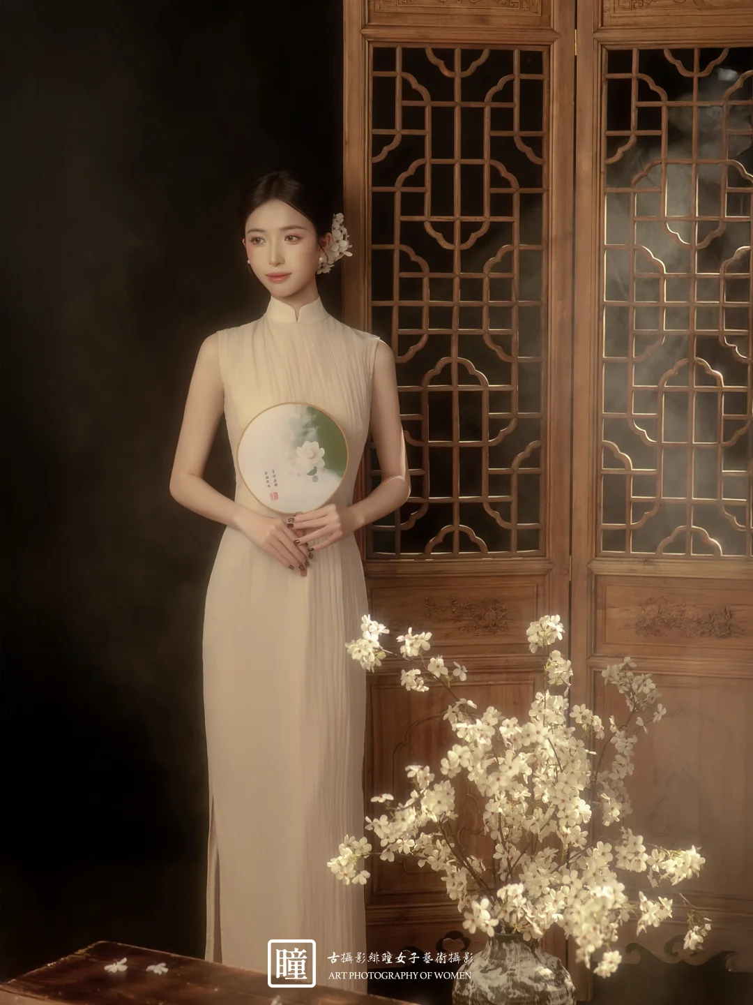 一袭旗袍，一柄团扇 道尽东方温婉｜贺州写真