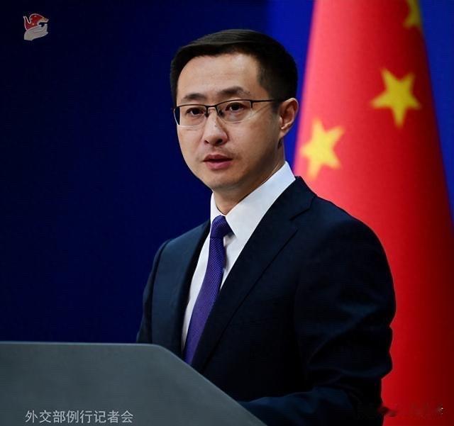 中方在台湾海峡实弹射击是否意在向美传递明确信号？外交部回应；
7月23日，外交部