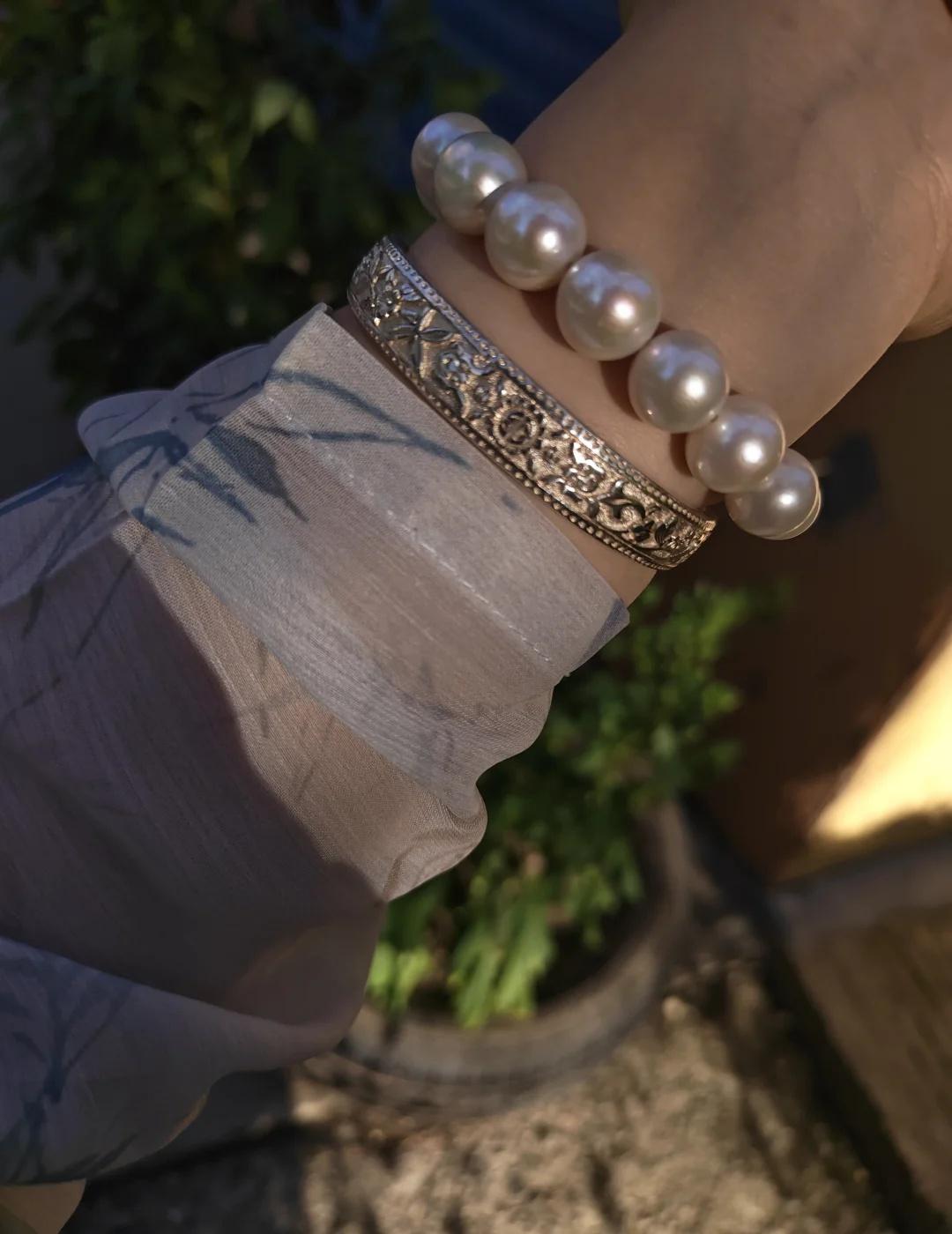 把手机调成暗光会得到什么