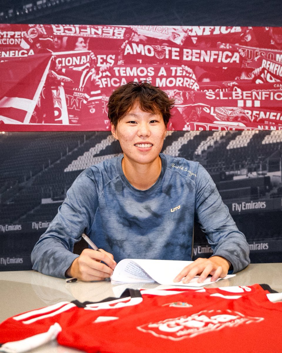 本菲卡社媒大号官宣中国球员邵子钦加盟。出生于2003年的邵子钦司职前锋，是江苏女