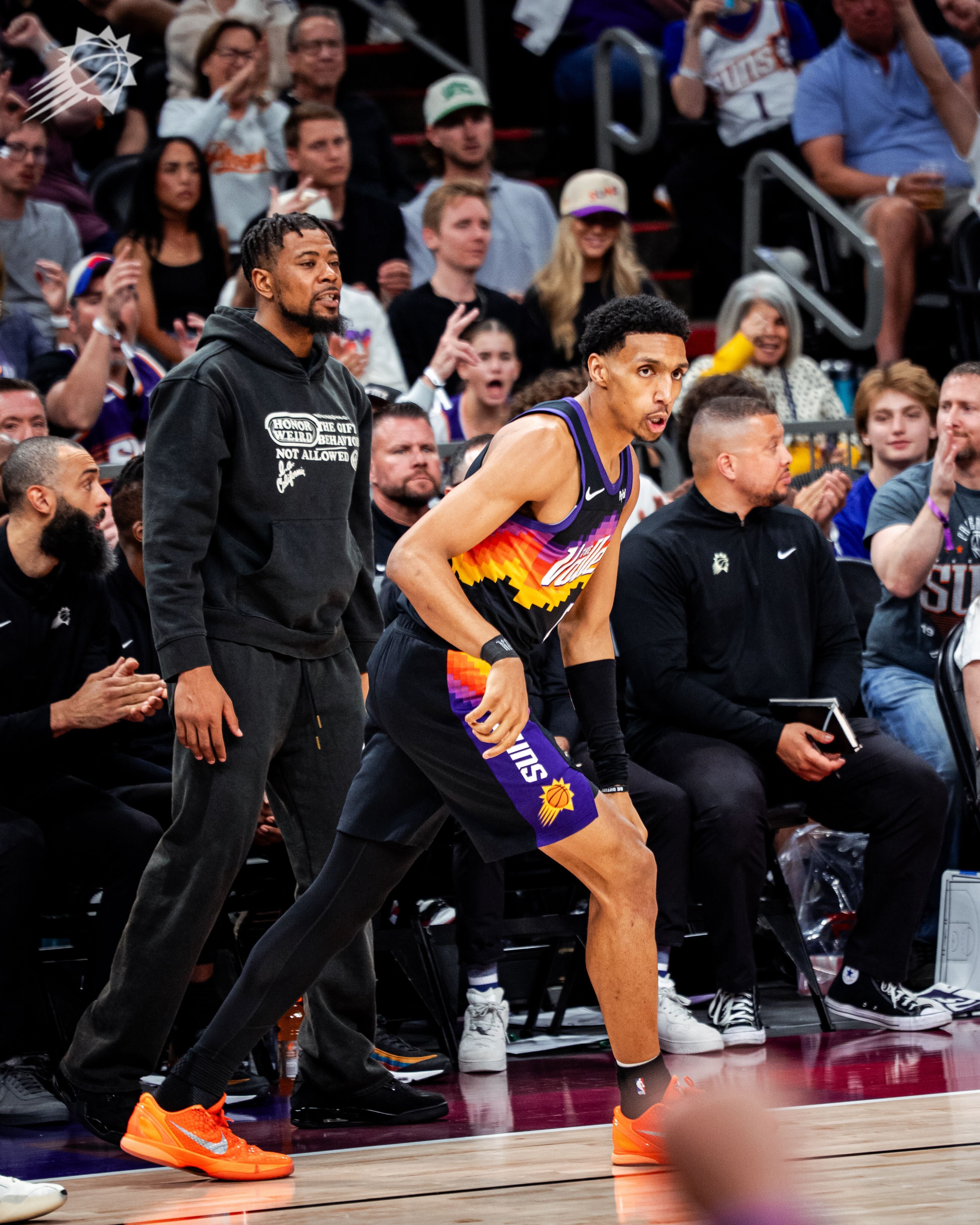 今日邓恩获得9分钟出场时间，出手一次三分球并命中🎯菲尼克斯太阳 ｜旭日东升 ｜