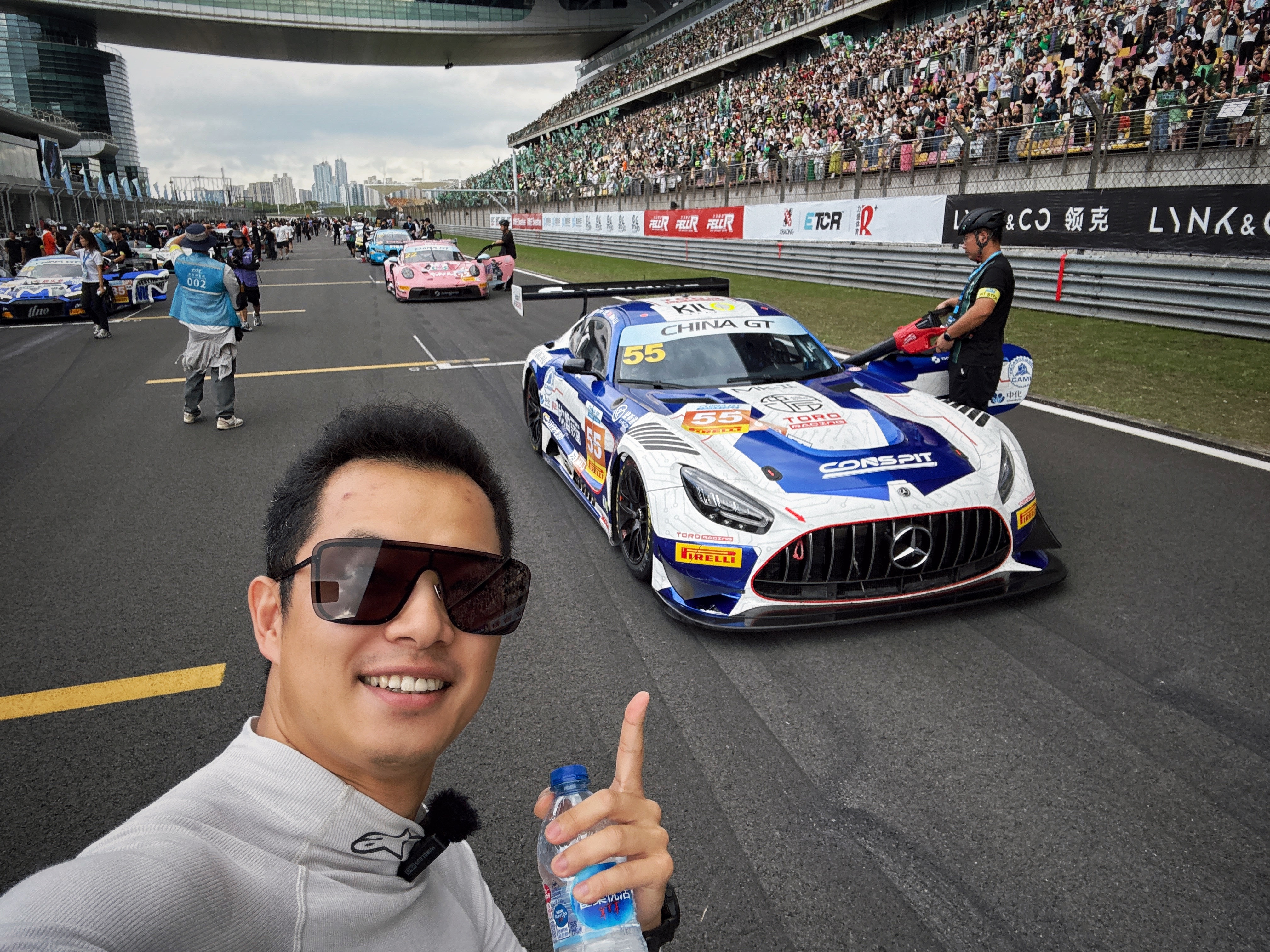 今年最后一回合比赛，Let’s Race! 欣哲频道冠军之路奔驰amggtAMG