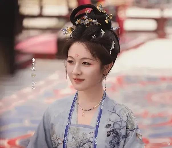又一个爆款流量剧诞生啦！敖瑞鹏、李兰迪主演的《朝雪录》简直太惊艳啦！开播仅三日，