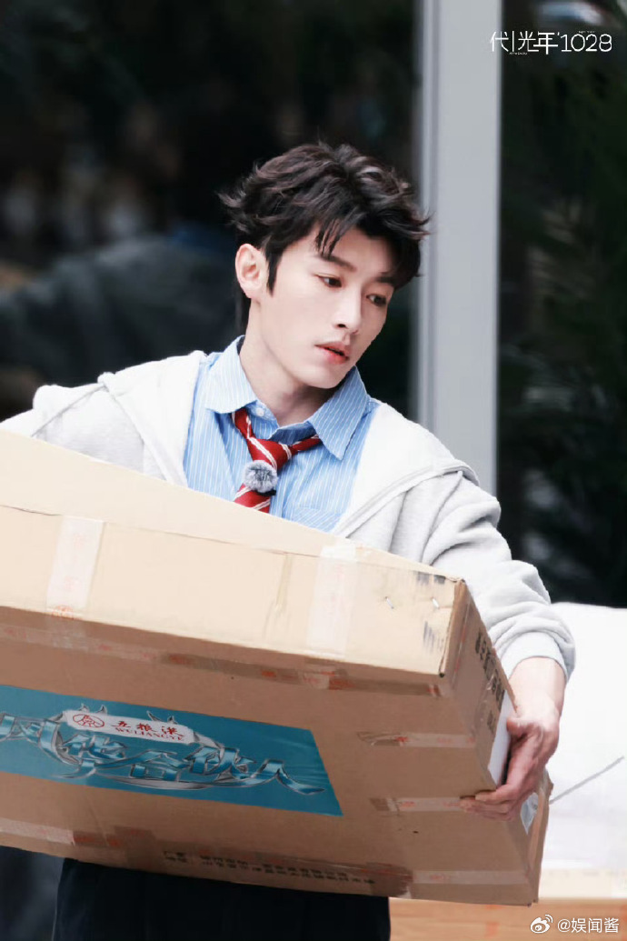 代旭风华合伙人路透 真的很好奇代旭在综艺里啥样，节目能不能今天晚上就播出啊代老师