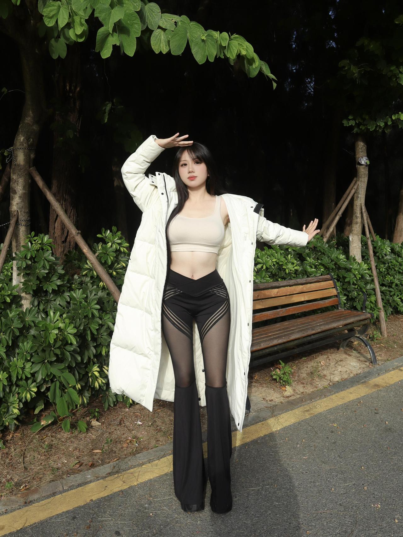 OOTD｜秋冬反季穿搭玩出花！羽绒服+辣妹装的碰撞绝了
 
家人们谁懂啊！今天这