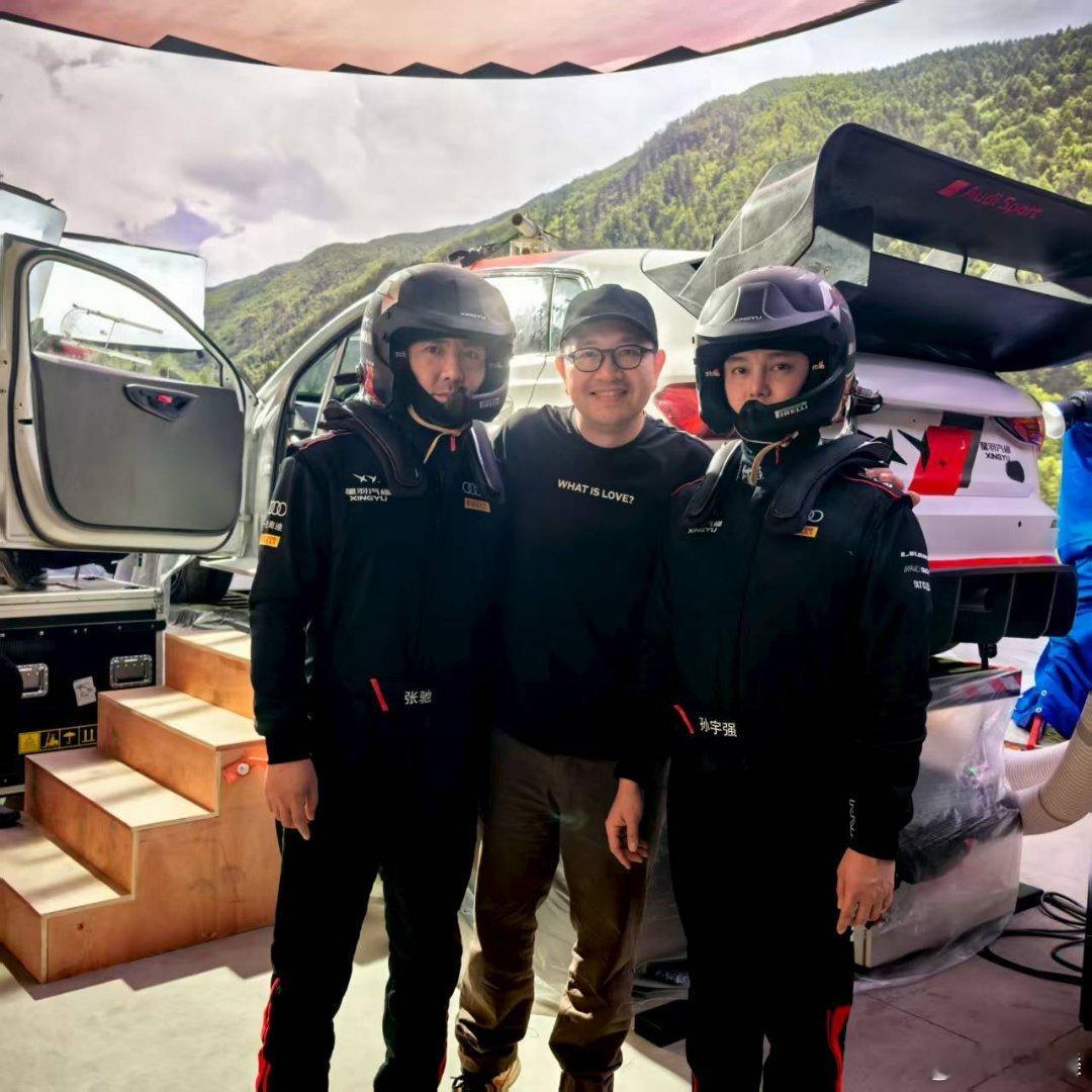 做为一个标准车迷！新年肯定要看飞驰人生三啦！去年就有幸去了两次探班，看到了拍摄的