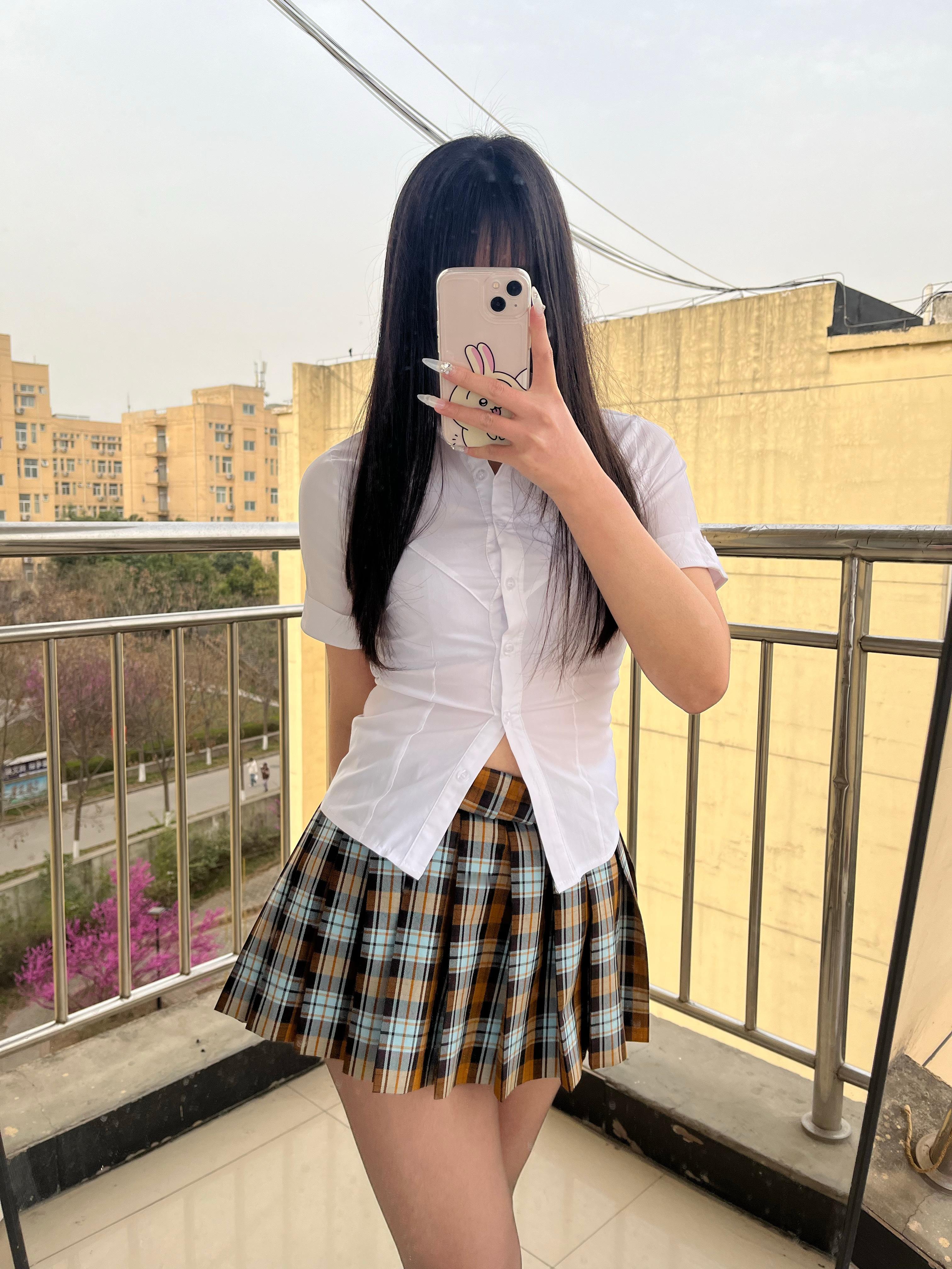 此间春色 惊鸿一瞥 ​[嘻嘻] ​​​