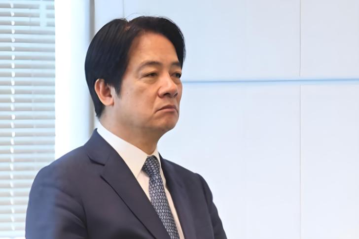 最近赖清德怕是饭也咽不下、觉也睡不踏实，不少人第一反应还以为是解放军绕台演训又让