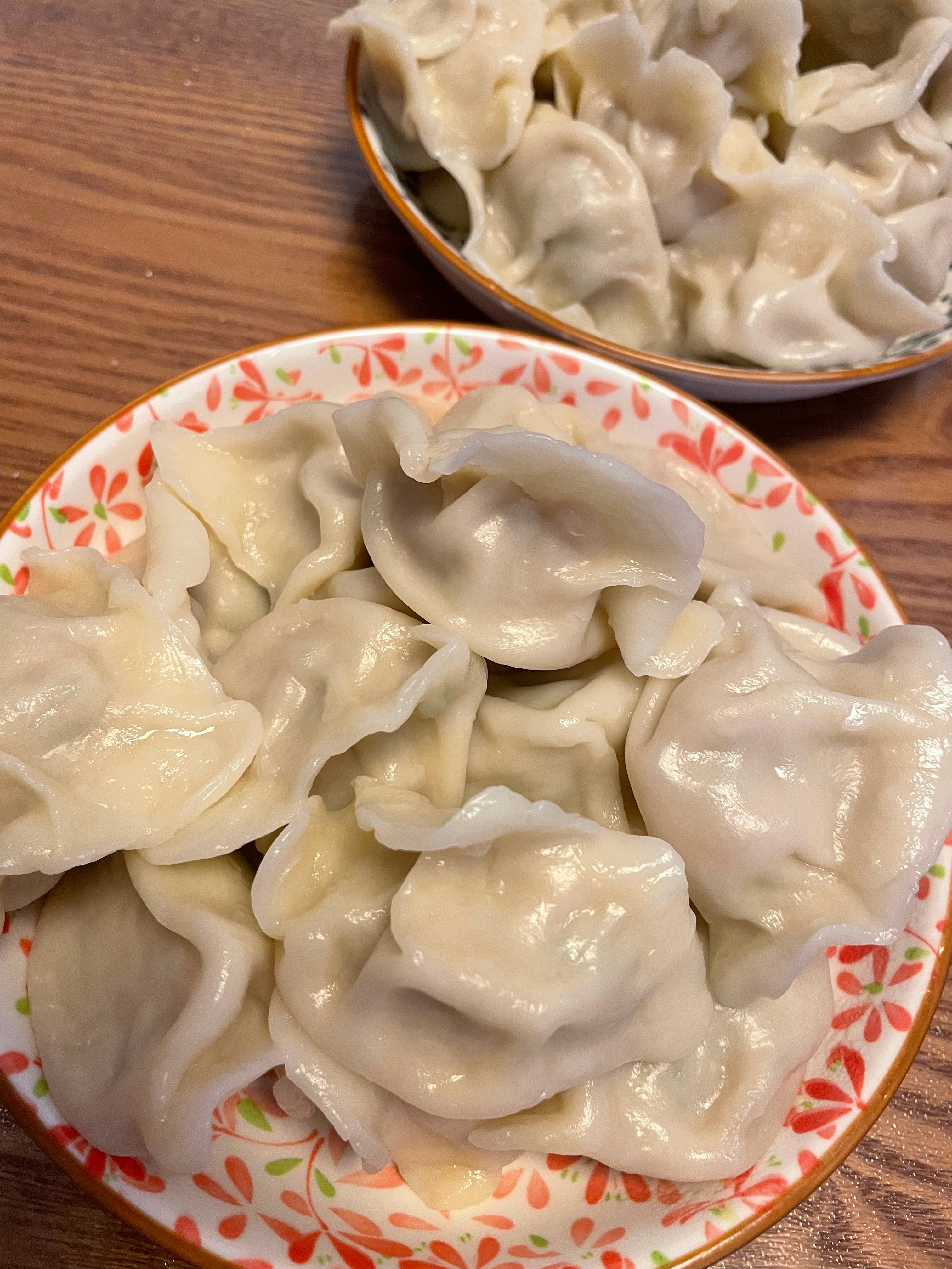 起床后就没闲着，收拾衣物带我闺女回家，到家又给她做早饭，吃饭早饭一直没闲着，具体