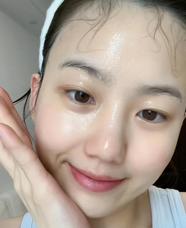 回话段位分三层，老实人、聪明人、高情商差距一目了然
 
1、别人夸穿搭精致
老实