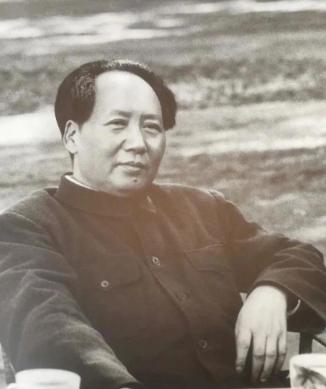 新中国成立之际，列强要求偿还清政府欠的7.3亿两款，不料毛主席仅用一招，就解决了