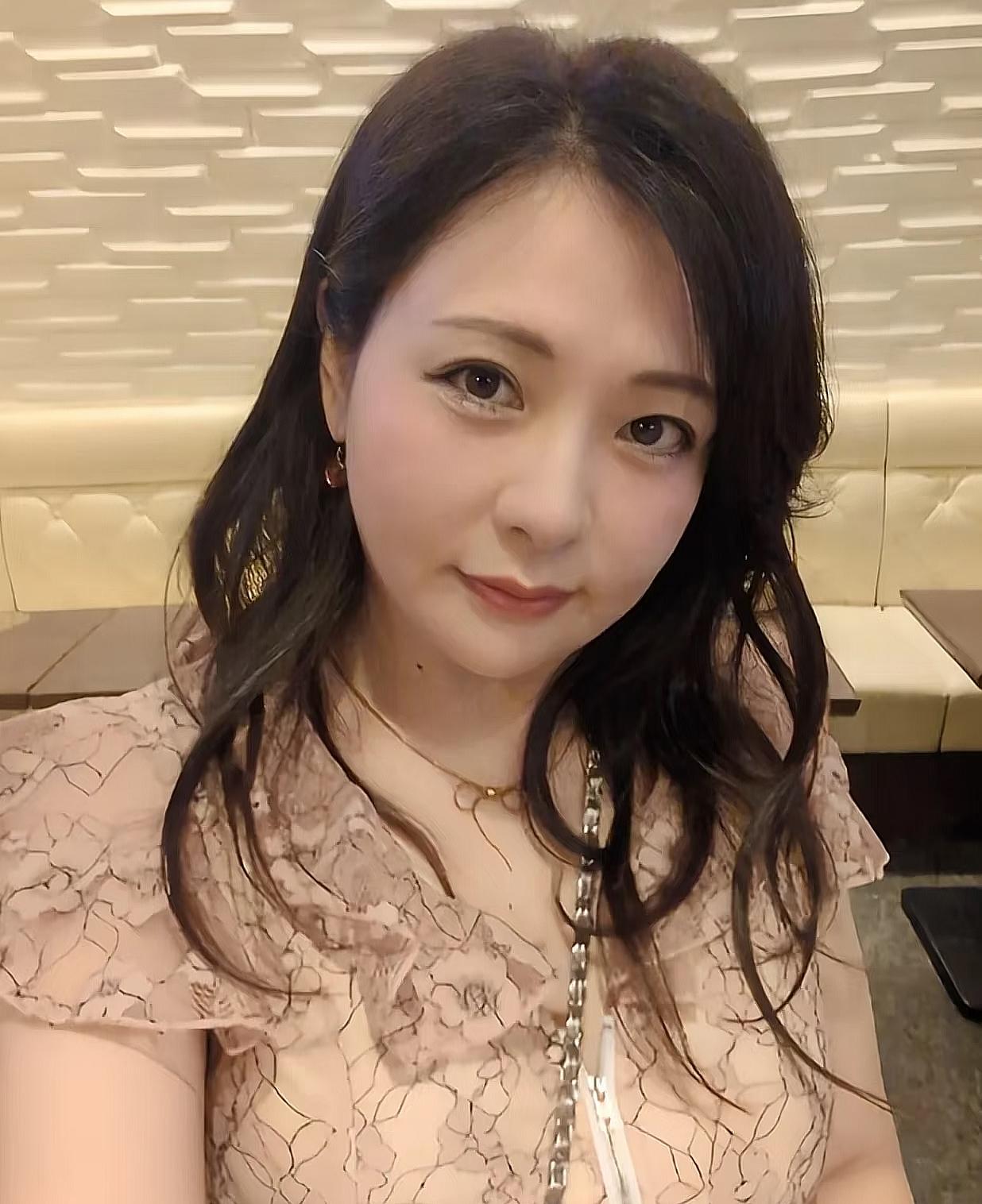 38岁丧偶妈妈征婚三点要求，真的高吗？
 
38岁丧偶带俩娃，想找个二婚老公咋就