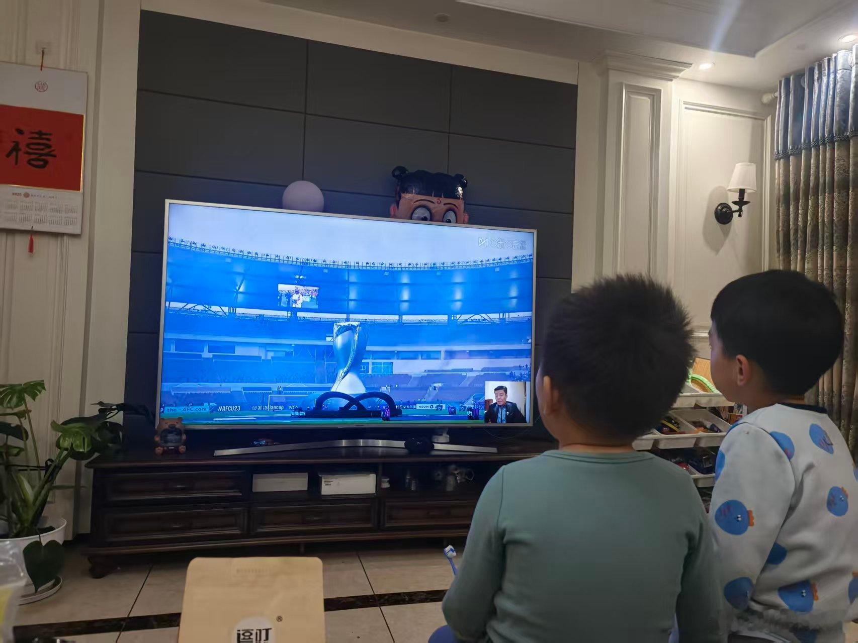 正视差距，而后努力迎头赶上！继续加油吧！这届小伙子们已经创造历史了！中国队！加油