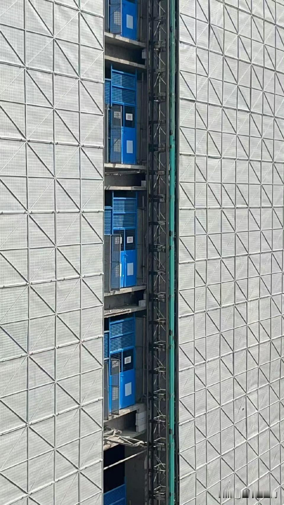 大陆的的防护网和脚手架 ​