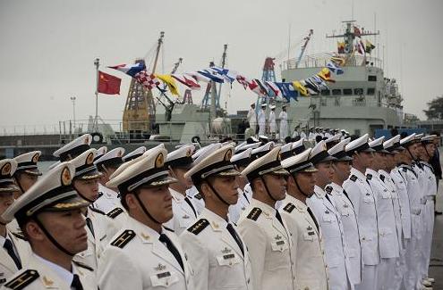 凭啥驻港部队非得年年半夜大换防？！难道真是怕咱们子弟兵被资本主义“带坏”了？真相