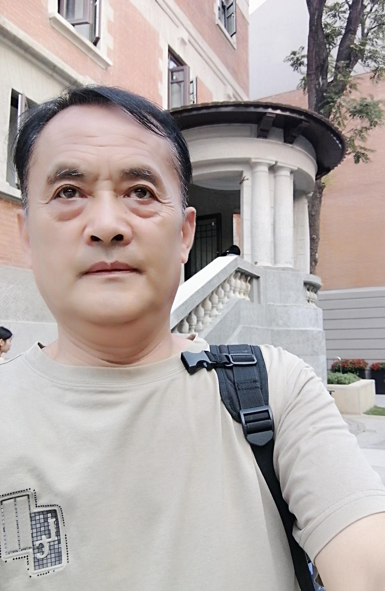 一座小洋楼可以看到一个城市曾经的历史，会让人们不忘过去，开辟未来。猜猜这是哪儿…