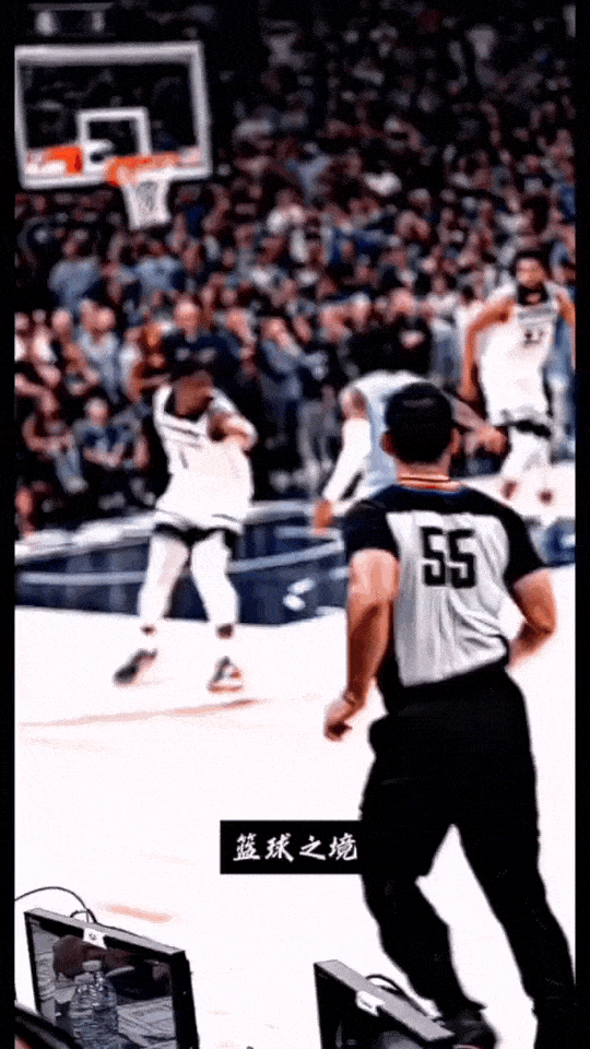 NBA估计不超过三个人能做出这样的动作吧，爆发力，滞空，腰力，枪王确实厉害，腰王