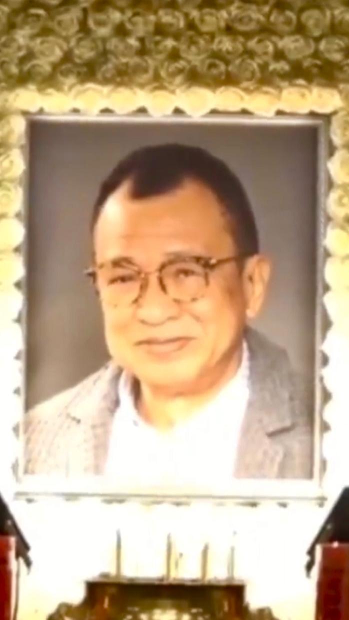 白花寄哀思，众星送故人——许绍雄追悼会肃穆举行，半个港娱圈送别"金牌绿叶"
 