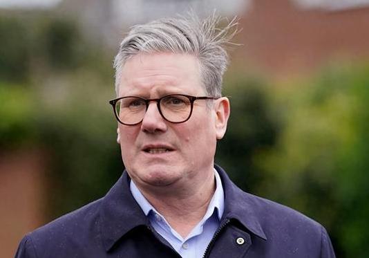 欠中资的钱怎么办？英国新首相站在唐宁街十号门口，对着全世界的镜头说：英国要重归稳