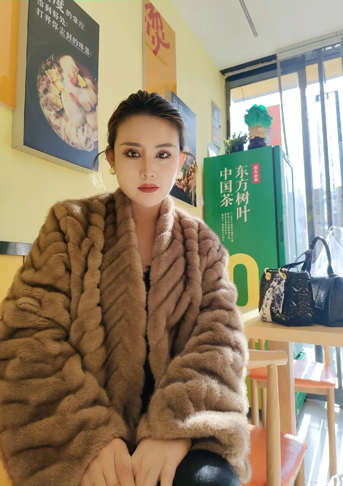 每天演好一个情绪稳定的成年人