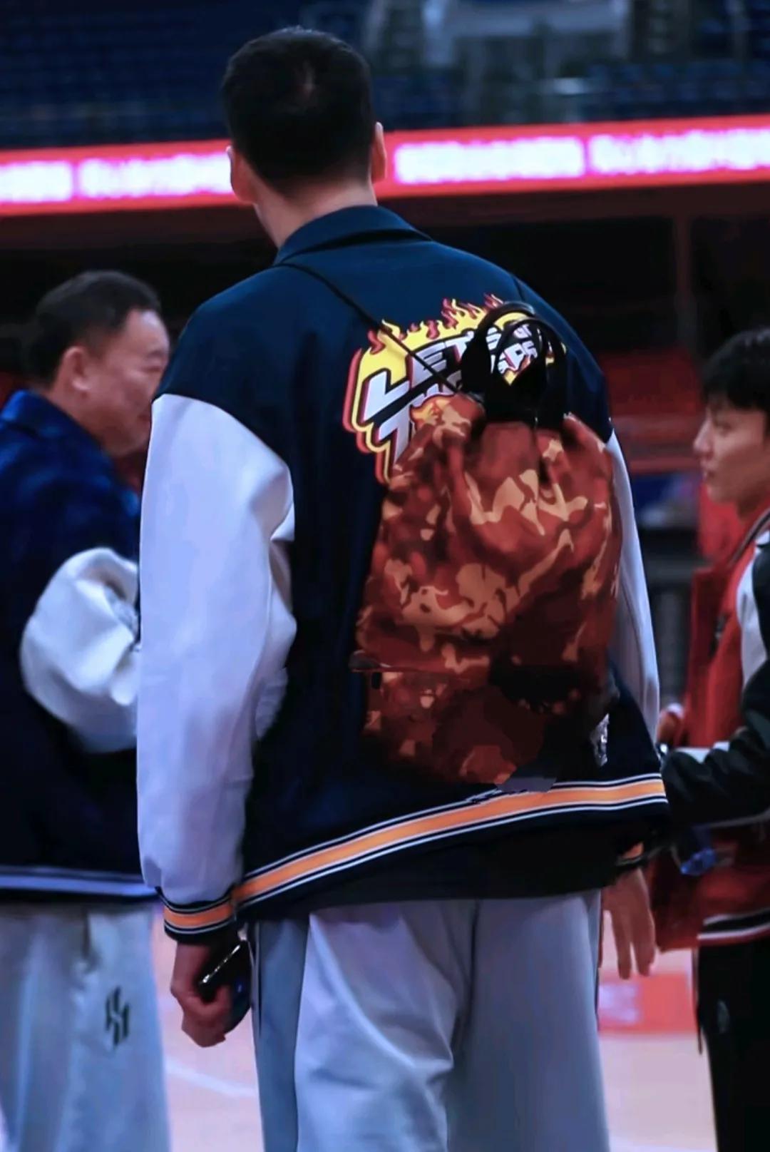 CBA中，有很多的圈子文化，教练之间有的很要好，是真正的朋友关系。教练员之间，朋