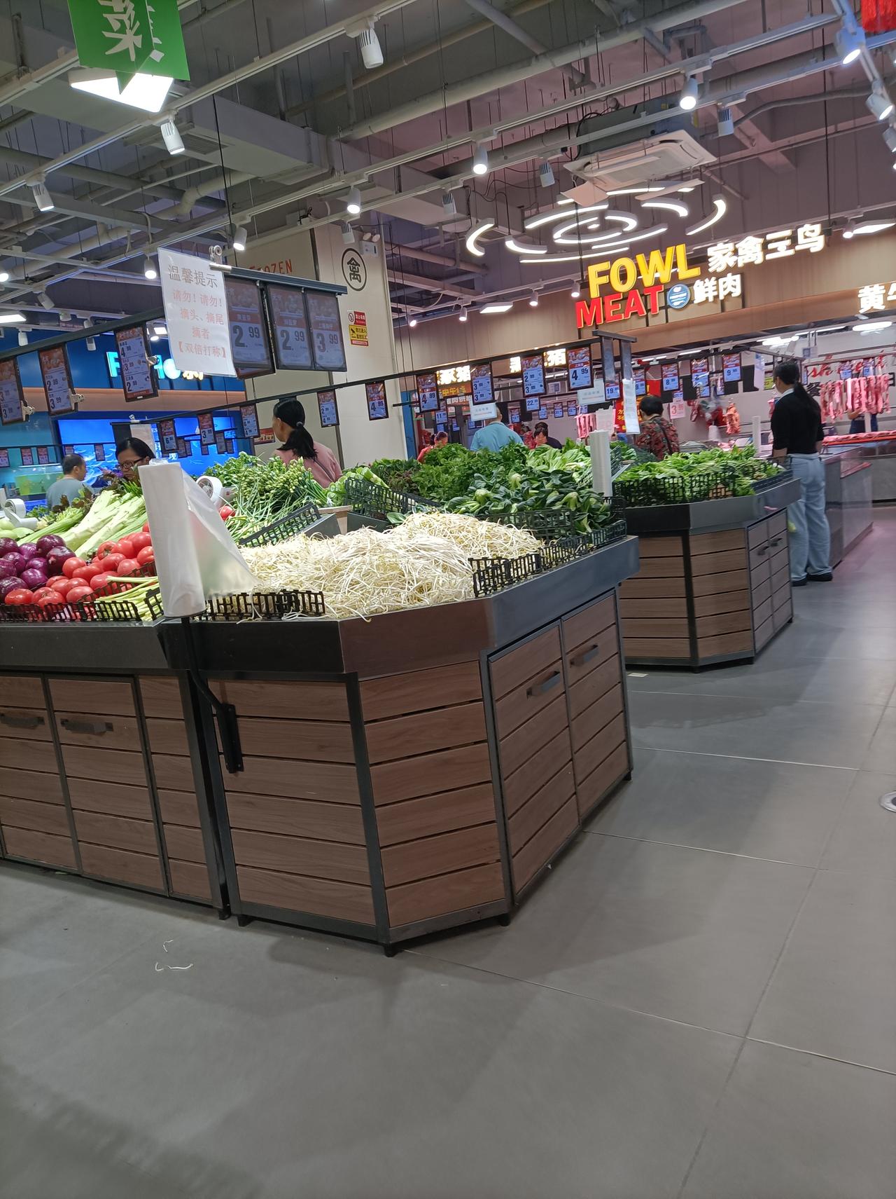 新年生活图鉴一早下去买菜，今日元宵节，买菜的人也不多，超市有点冷静，时间也有点早