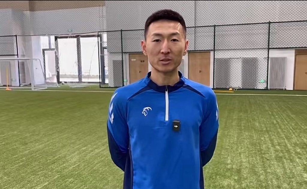 大连英博中超联赛大连英博 前浙江U21球员麻皓齐，前大连涵瑀球员王世鑫加盟大连英