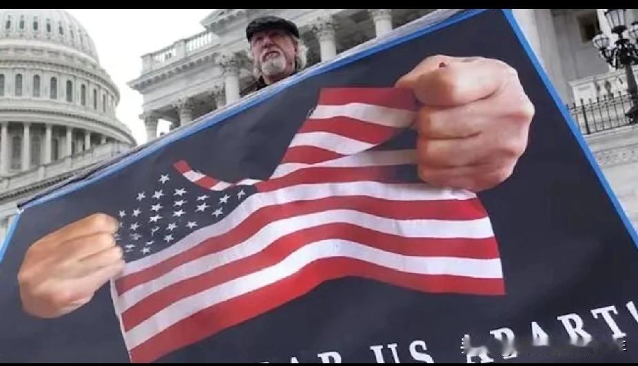 特朗普再次玩火，在当下的文明时代，再次对一个主权国家的总统下手，令拉美国家厌恶至