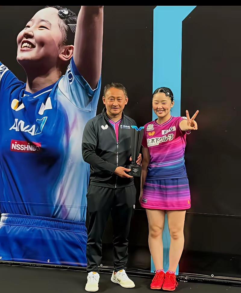 张本美和幸运地捧上冠军杯后，最开心的不是张本美和本人，也不是她的哥哥张本智和，而