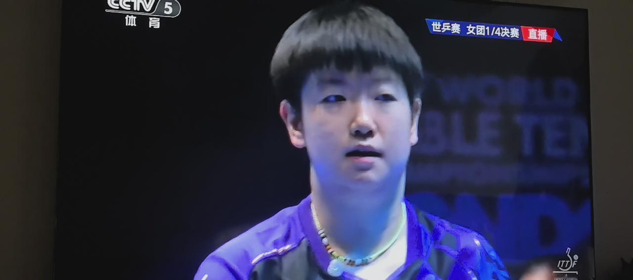 韩国这个小姑娘还是给莎莎制造了一些威胁。观赛这么久，很少有外协选手能跟莎莎对阵到