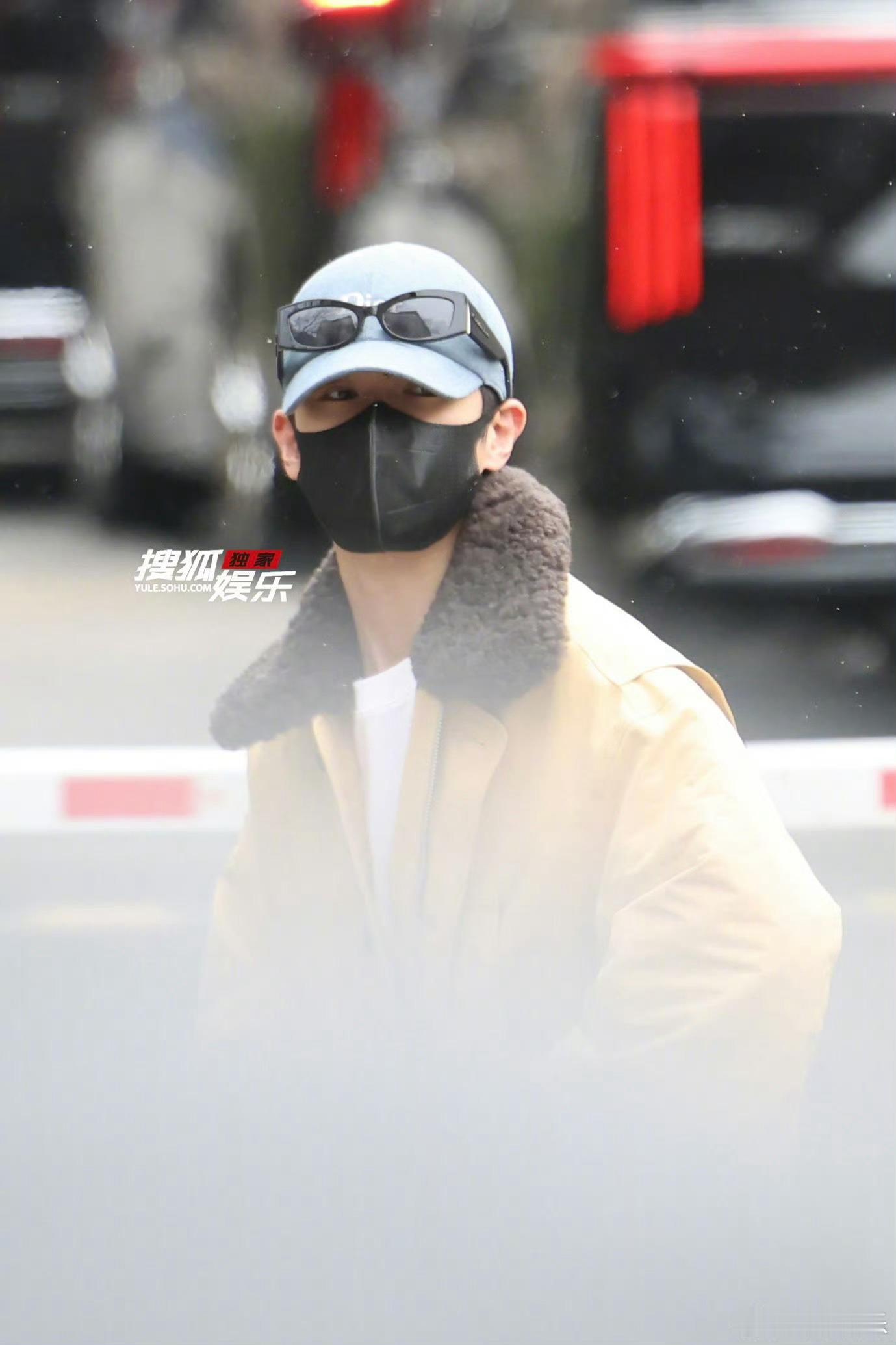 李昀锐首次现身春晚联排，小林这两年各方面发展真的是越来越好了 