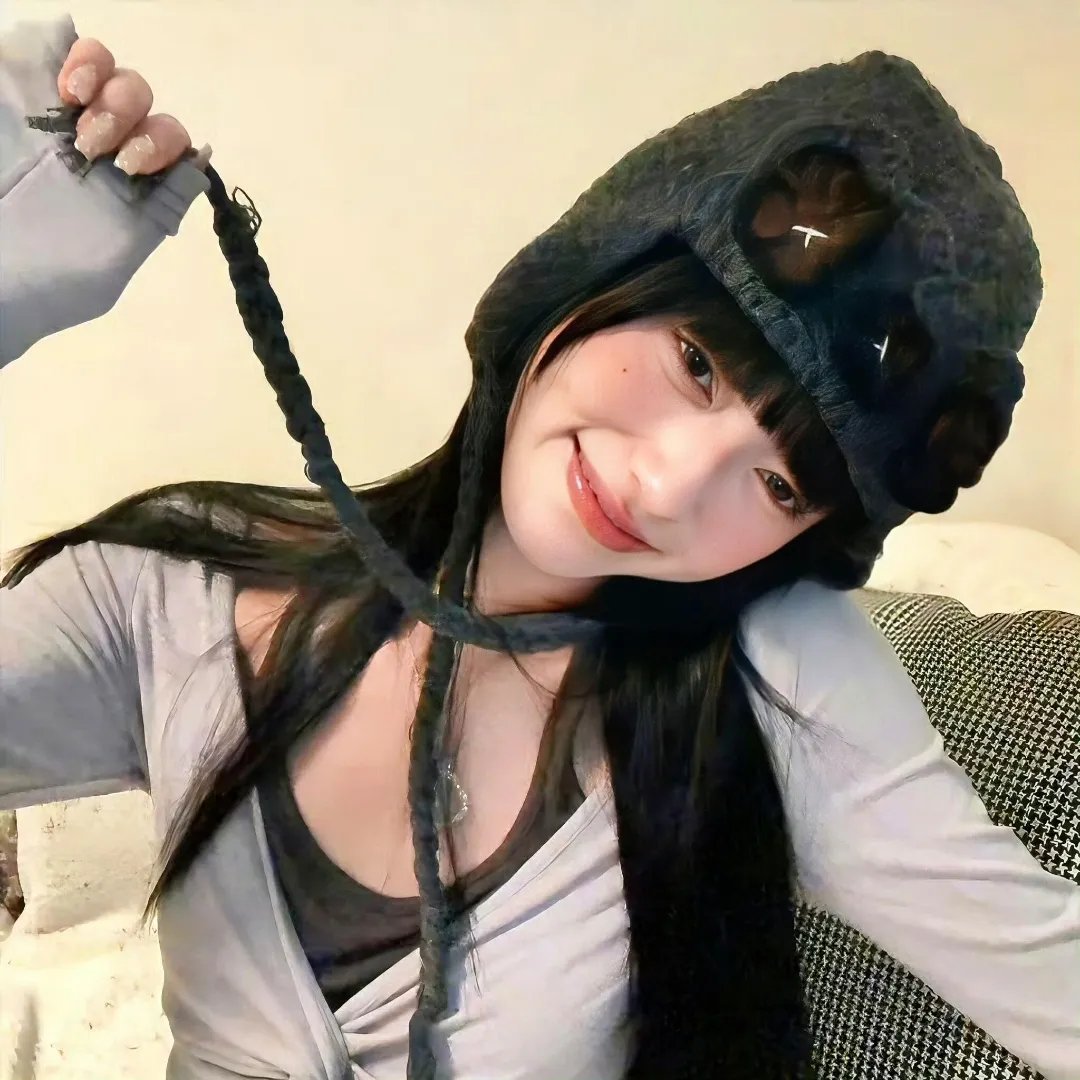 𝙒𝙚𝘾𝙝𝙖𝙩 | 女生头像搞怪/Ins / 发癫 / 女生头像 / 