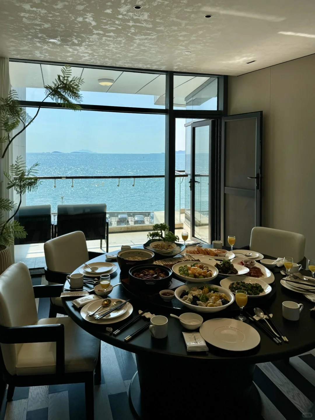 青岛真不愧是大城市。。。宴请的排面👍