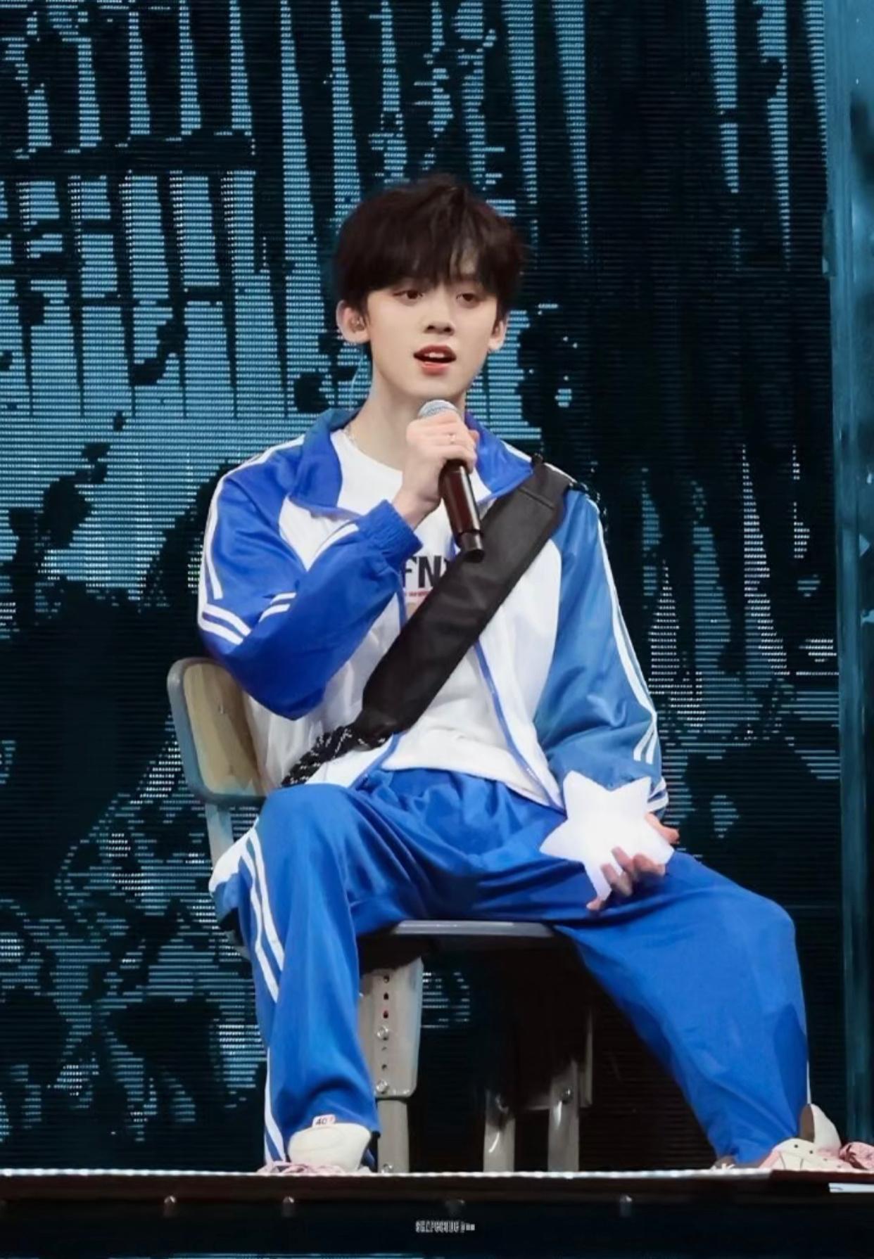  [航天员] [航天员]#左航 三代最强rap担# 𝘾𝙤𝙢𝙥𝙖𝙣𝙜