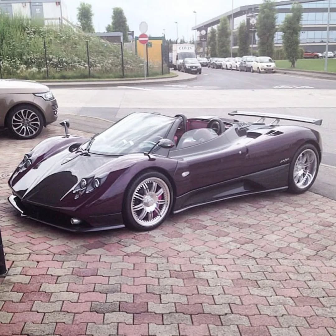 全球唯一一台紫碳的Pagani Zonda Roadster F