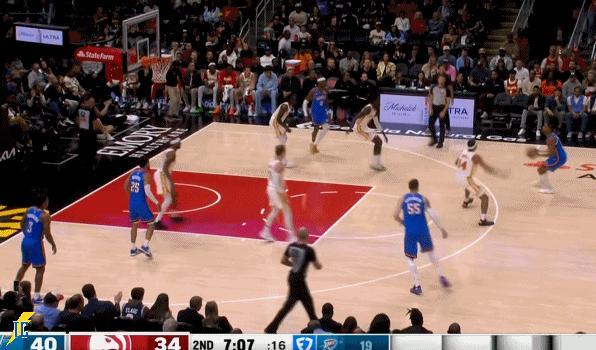 亚历山大先是助攻阿龙维金斯三分投进，随后自己高难度中投也进！nba新赛季第一声加