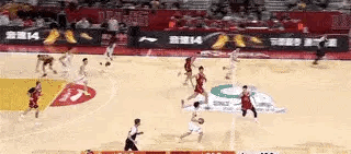 张镇麟反击暴扣杀死比赛，上海逆转山西豪取13连胜。真的有点冠军相了！ 