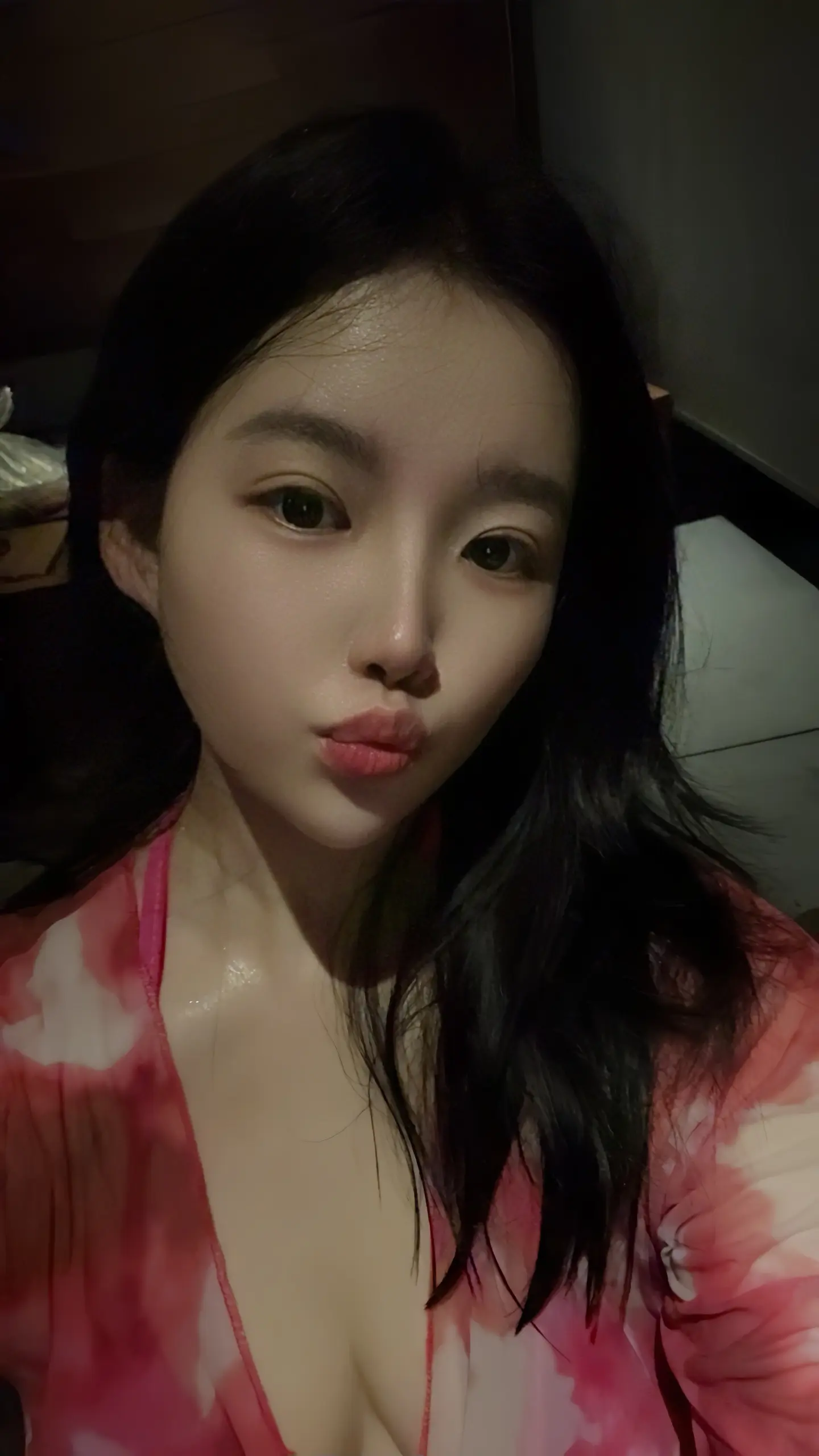 我把痛苦当玩笑话讲 直到有人哭着说这并不好笑