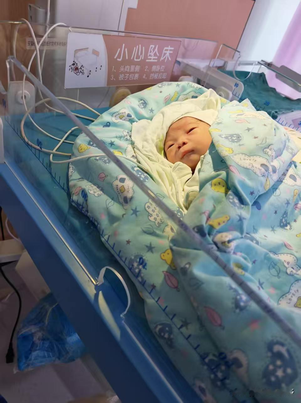 6月23日下午外甥女生下的小可爱外甥女照顾舅舅 外甥女升学 外甥女过十岁 外甥女