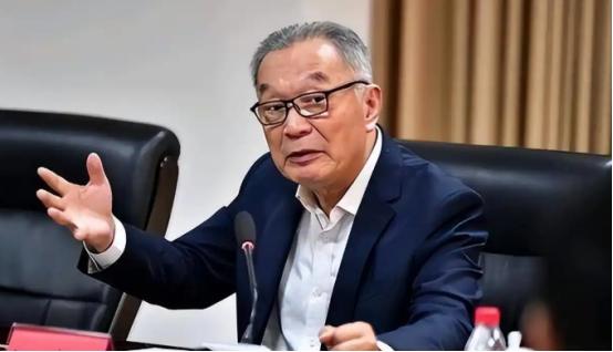 温铁军一语扎心：农民30万盖三层楼、八九万买辆车，本该活得体面。可资本不愿看到这