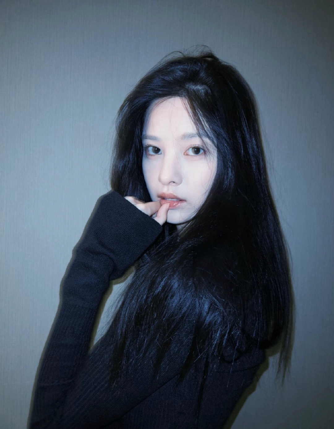 张艺上真建模脸真建模脸来了 张艺上美得很客观的一张脸可清冷可妩媚…好角色都多多来