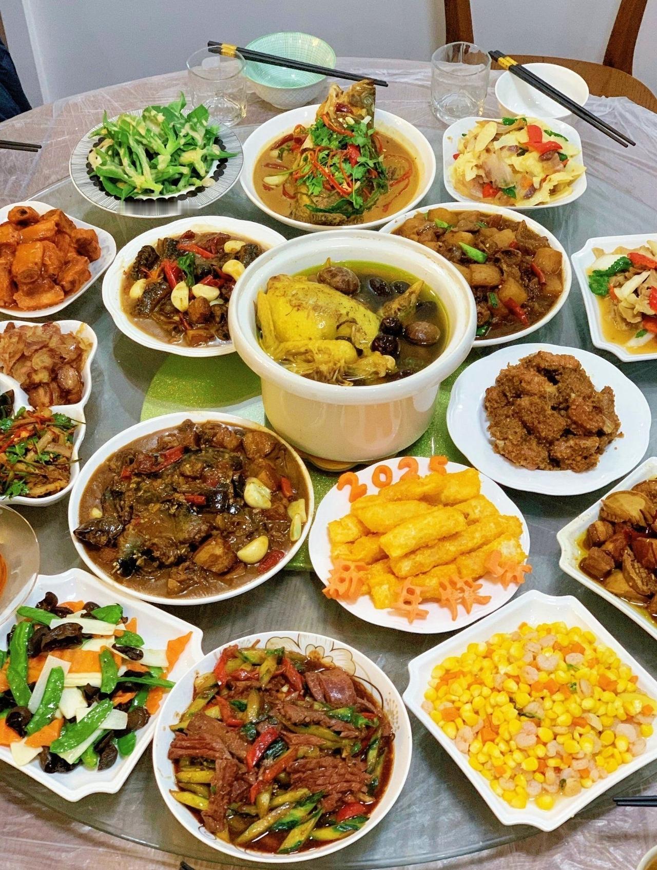 所以，不管你多富裕，对外你都该平平淡淡，实实在在展示正常人的生活方式。
政府坚持