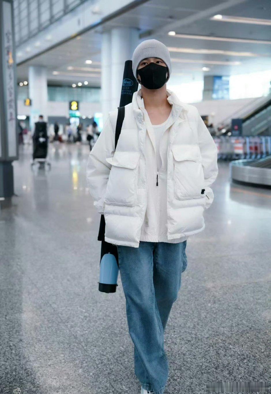 李汶翰进组明日乐园，这组还有程潇都是yh的 