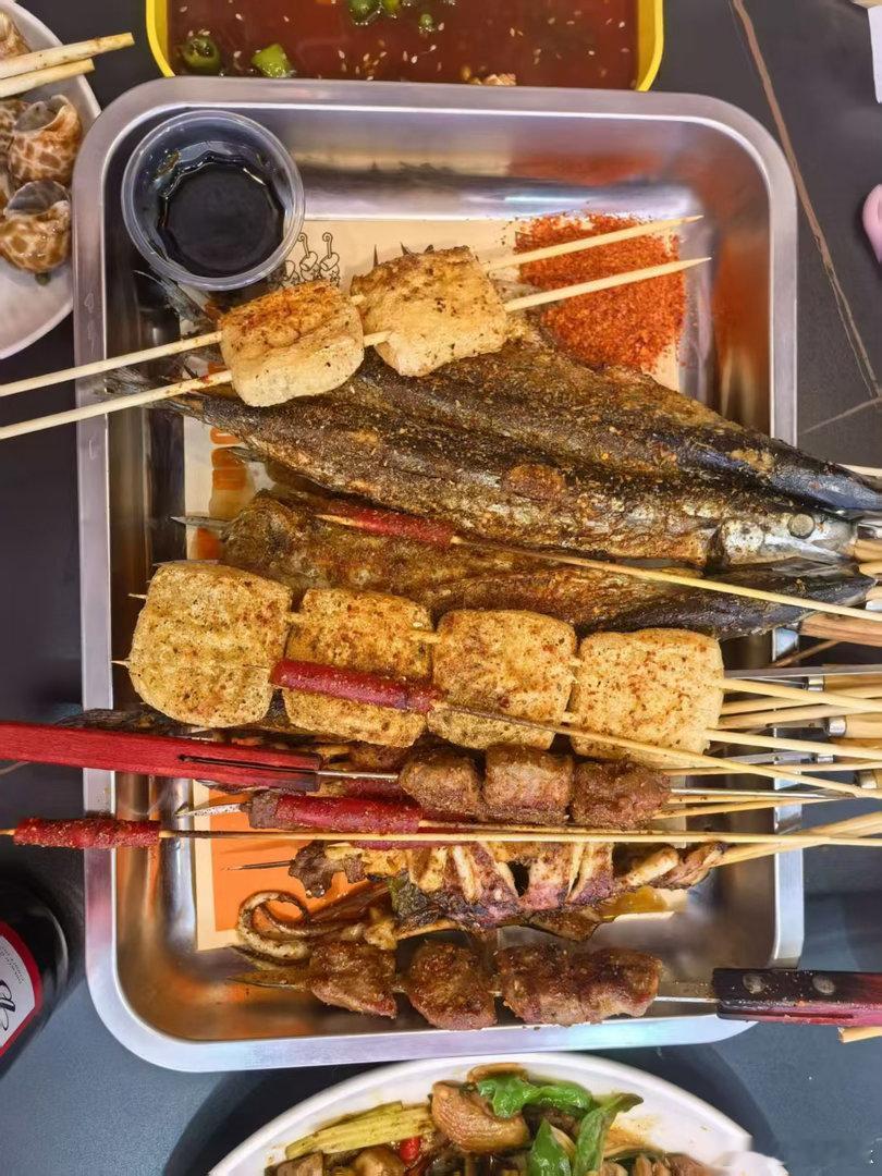 在广州有人情味的大排档一吃就是26年逛遍广州各类餐厅，还是偏爱贞姨大排档这份接地
