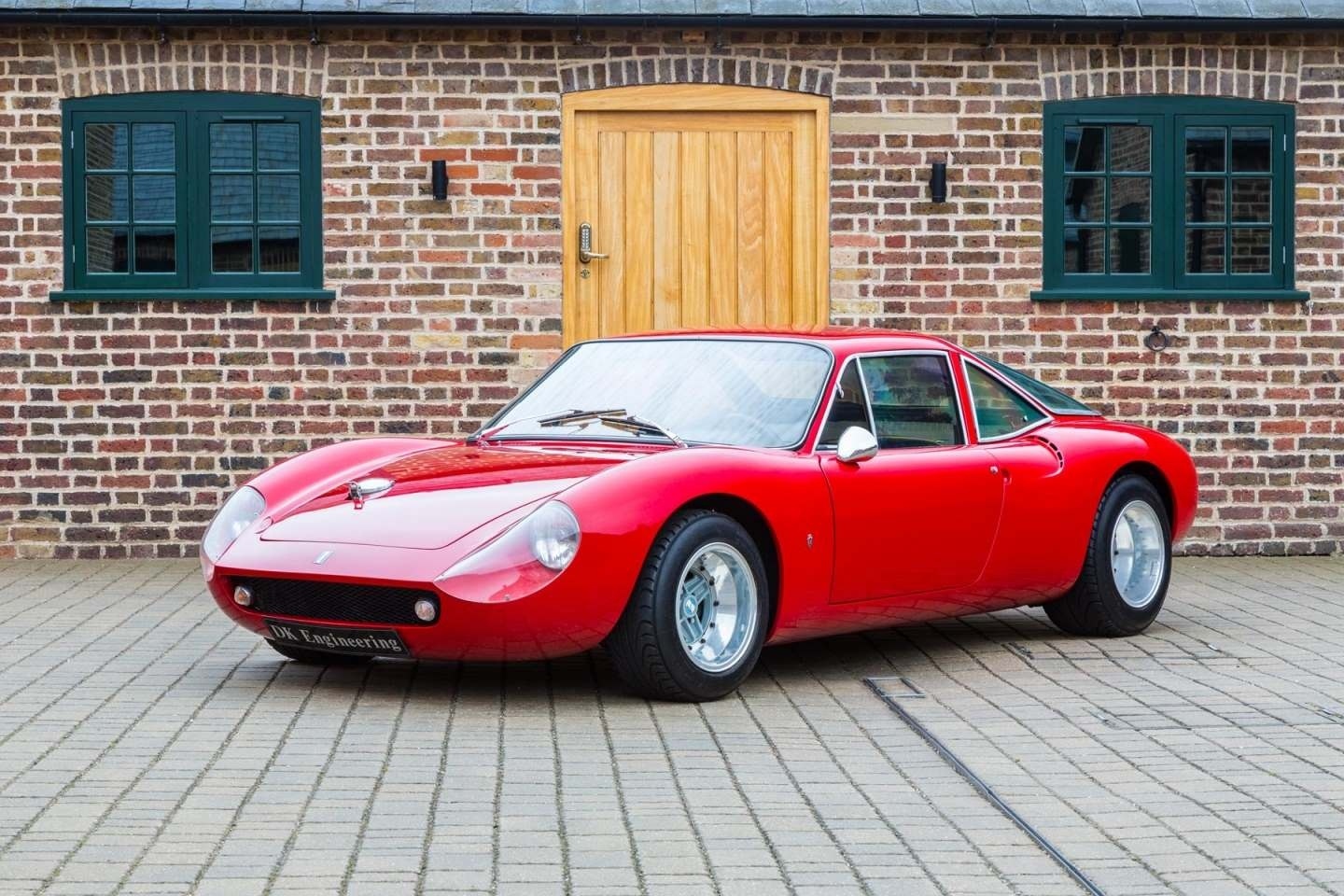 介于接下来的节目会聊到德托马索，就先来回顾一下这个品牌历史上出过的公路车型，也不